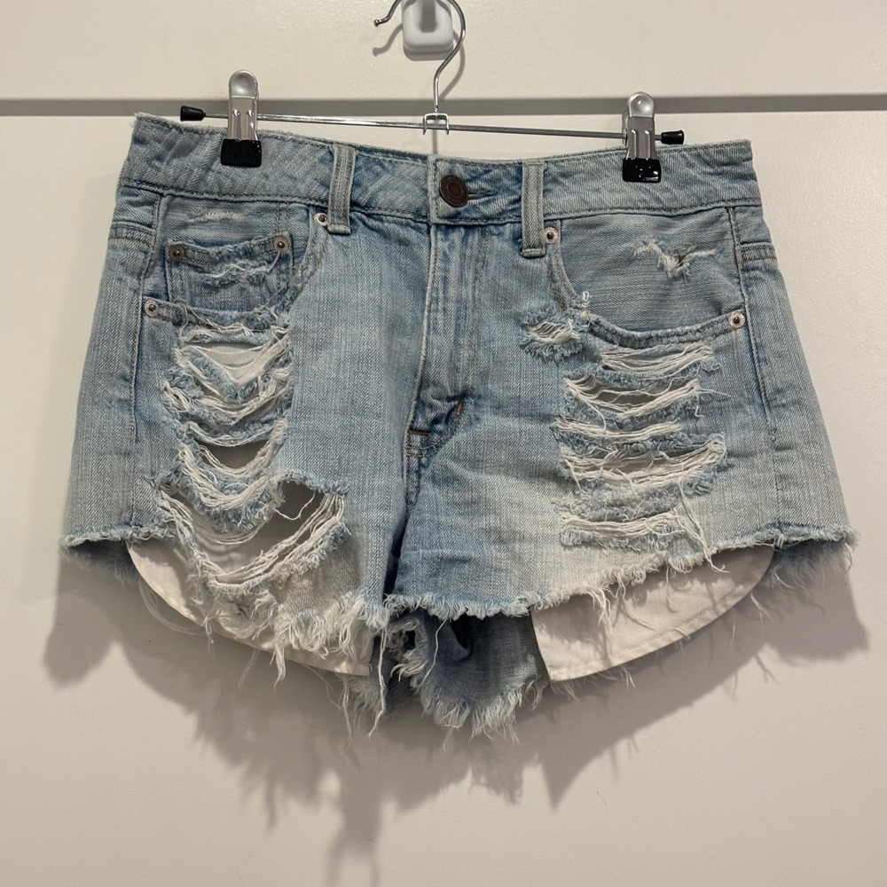 American Eagle Outfitters Distressed Denim Shorts Light Wash Size 4 Distressed